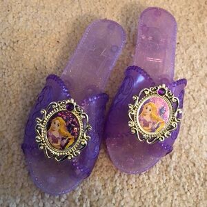 Disney Tangled Rapunzel purple plastic dress up heels